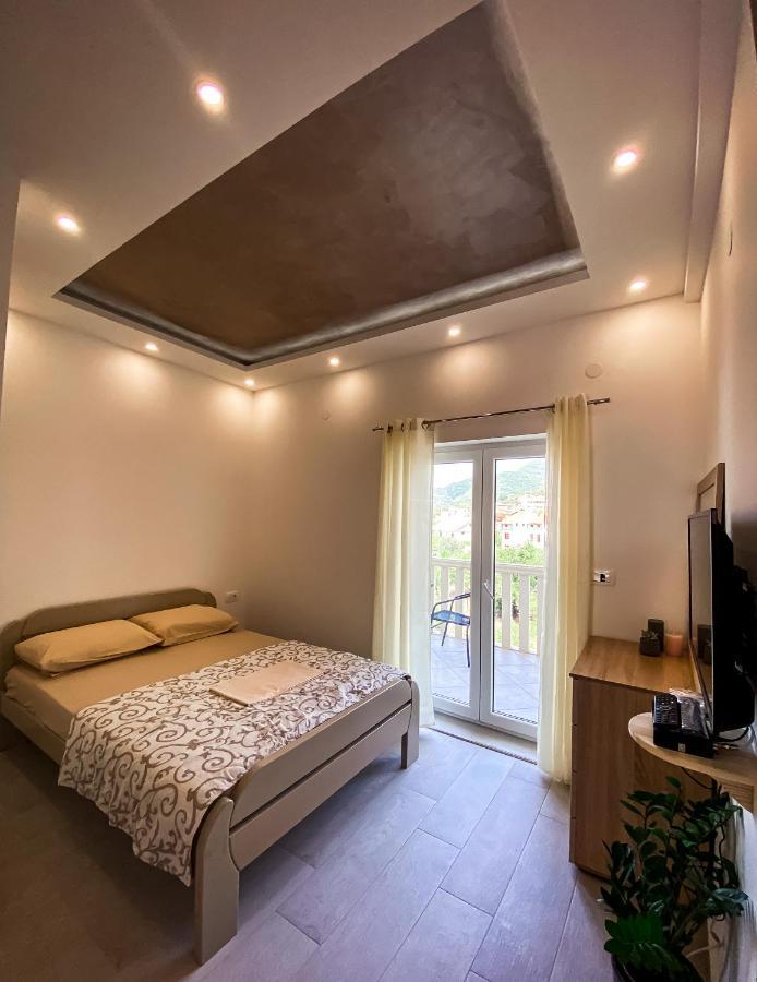 Mavalux Apartments Tivat Buitenkant foto