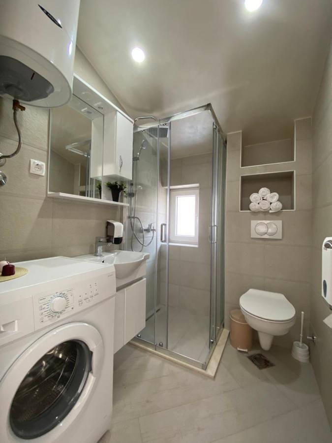 Mavalux Apartments Tivat Buitenkant foto