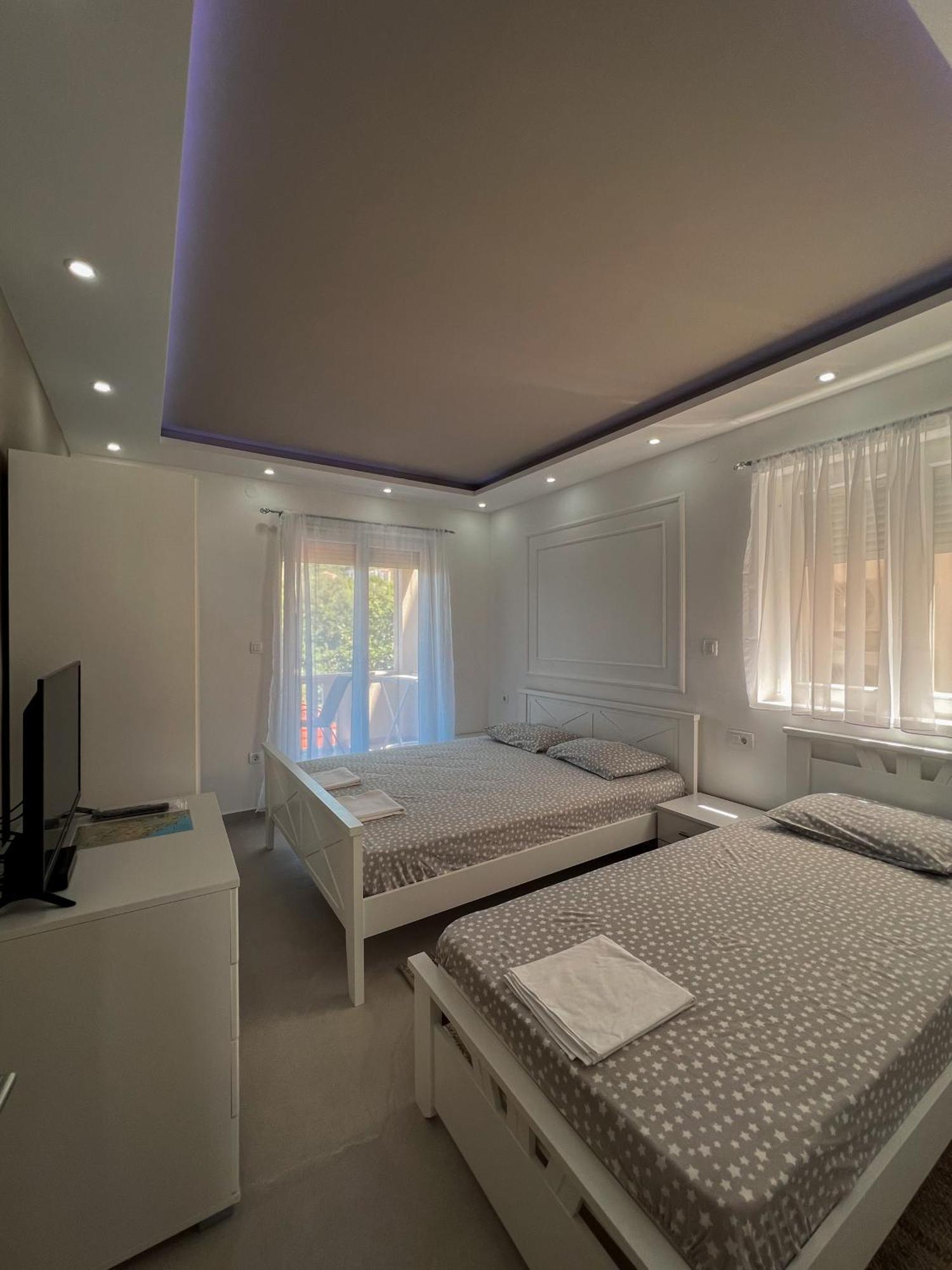 Mavalux Apartments Tivat Buitenkant foto